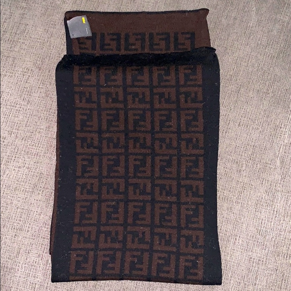 FENDI WOOL SCARF REVERSIBLE